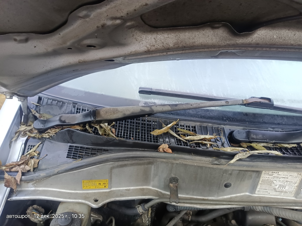 Toyota Hiace Regius I (1997—1999) для Поводок стеклоочистителя передний пара