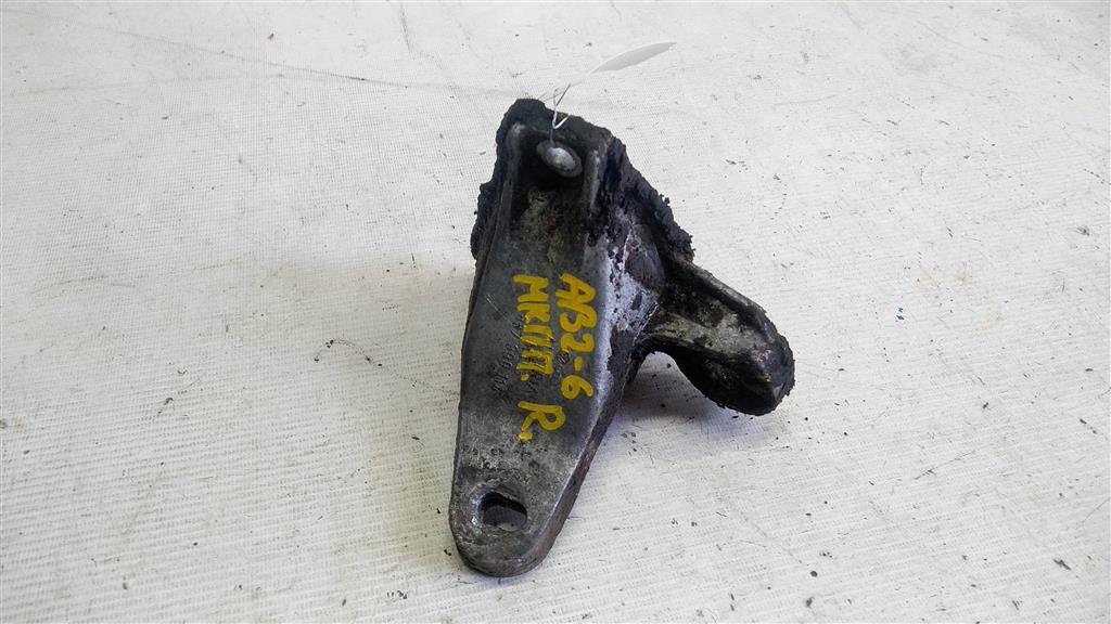 Audi 90 B2 (1984—1987) для Кронштейн КПП правый