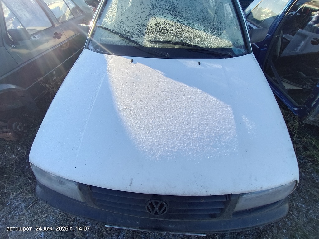 VOLKSWAGEN Vento I (1991—1998) для Капот