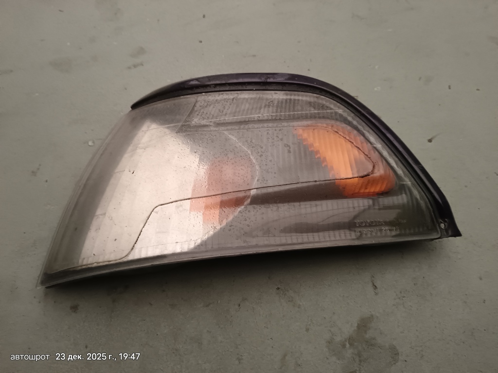 Toyota Hiace Regius I (1997—1999) для Указатель поворота левый белый