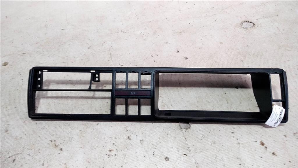 VOLKSWAGEN Jetta II (1984—1992) для Рамка панели приборов