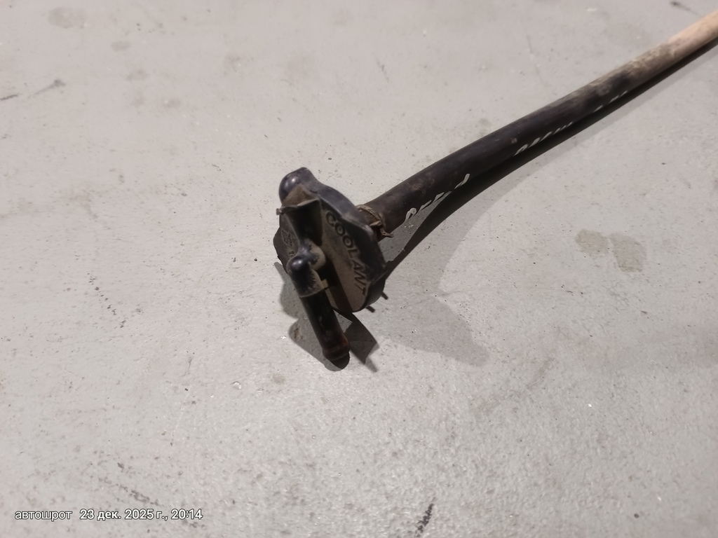 Toyota Hiace Regius I (1997—1999) для Крышка бачка расширительного ДВС