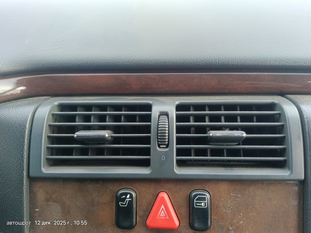 Mercedes-Benz E-класс W210/S210 (1995—1999) для Дефлектор торпедо центральный