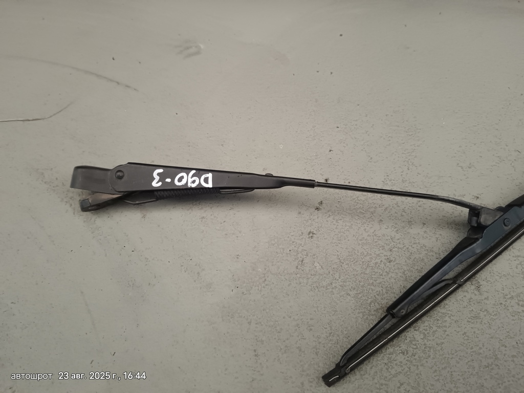 Land Rover Defender I рестайлинг (2007—2016) для Поводок стеклоочистителя переднего