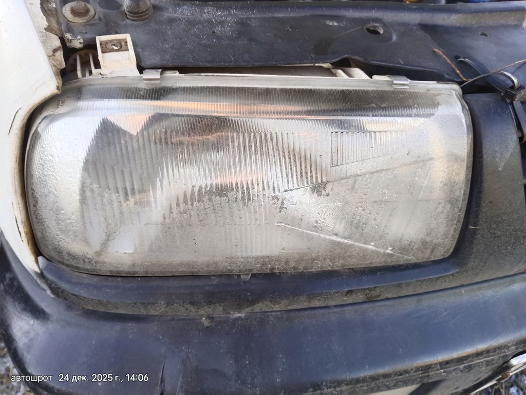 VOLKSWAGEN Vento I (1991—1998) для Фара правая