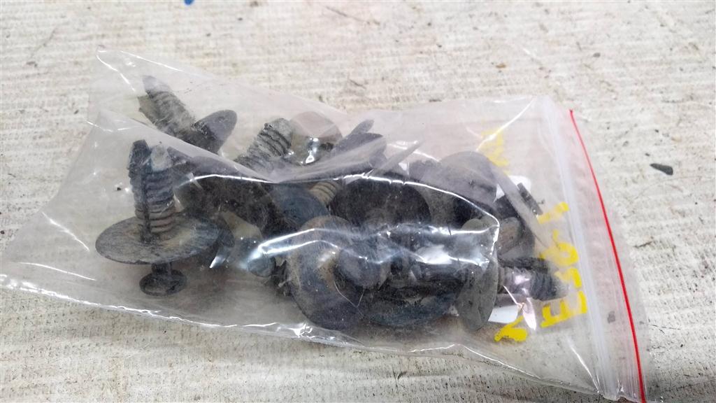 BMW 5 серия E39 (1995—2000) для Пистон крепления усилителя бампера заднего