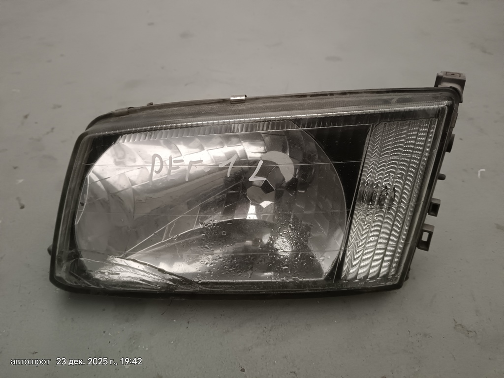 Toyota Hiace Regius I (1997—1999) для Фара левая