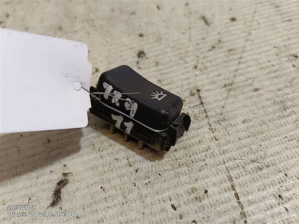 Mercedes-Benz E-класс W124/S124/C124/A124 (1984—1997) для Кнопка включения света в салоне