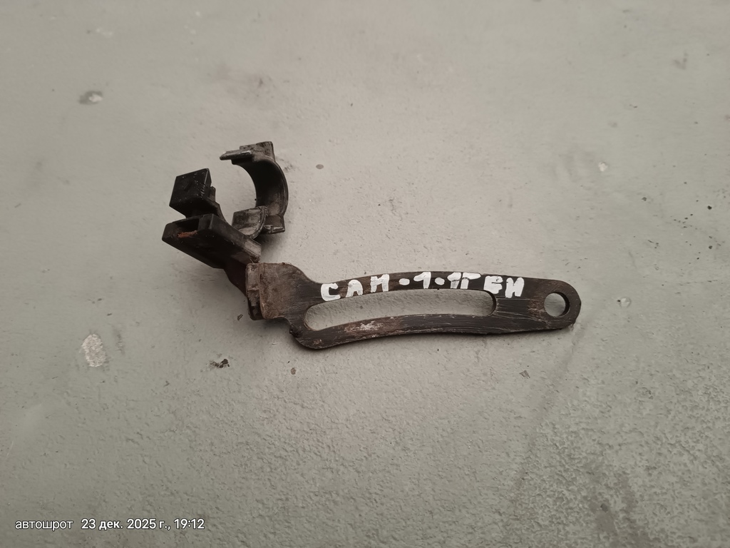 Nissan Sunny B14 (1994—1999) для Натяжитель ремня (планка, болт) генератора