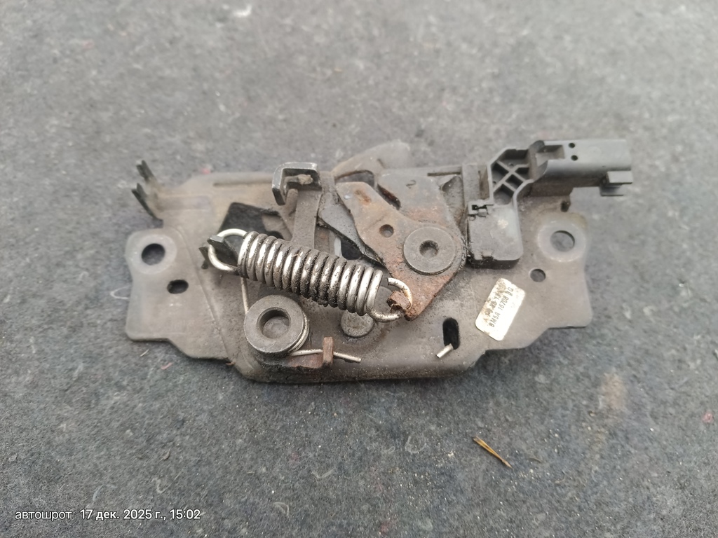 Ford Focus III (2011—2015) для Замок капота