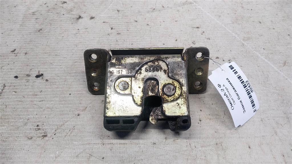 Opel Omega A (1984—1994) для Замок багажника