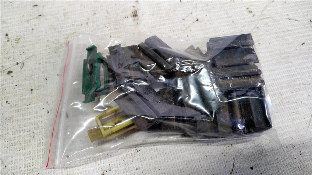 Nissan Micra K11 (1992—2002) для Пистон молдинга крыши