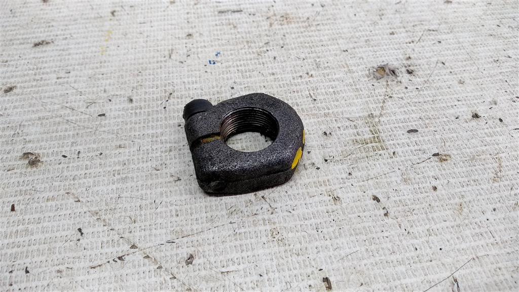 Mercedes-Benz W123 W123/V123/C123/S123 (1975—1986) для Гайка крепления ступицы передней