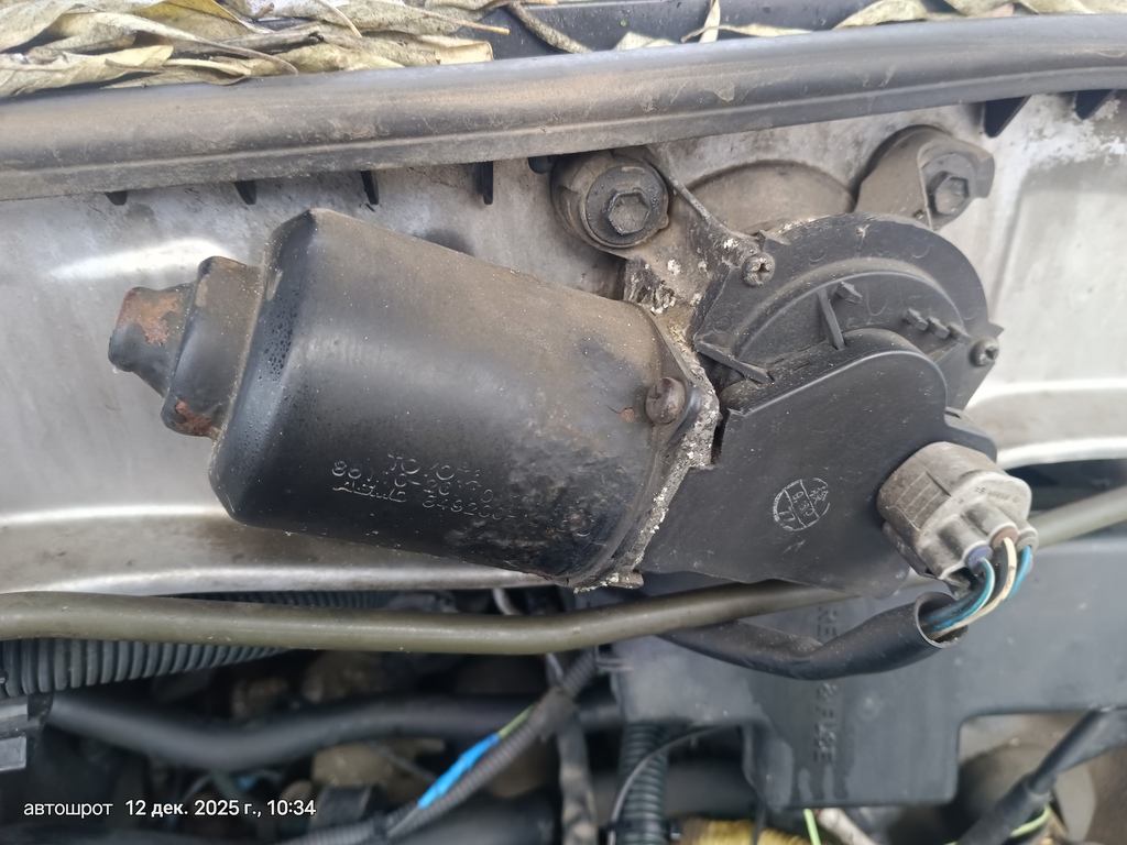 Toyota Hiace Regius I (1997—1999) для Моторчик стеклоочистителя передний