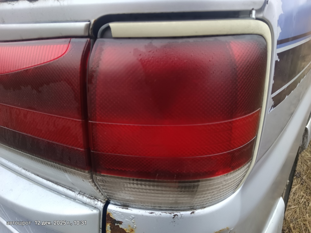 Toyota Hiace Regius I (1997—1999) для Фонарь задний правый