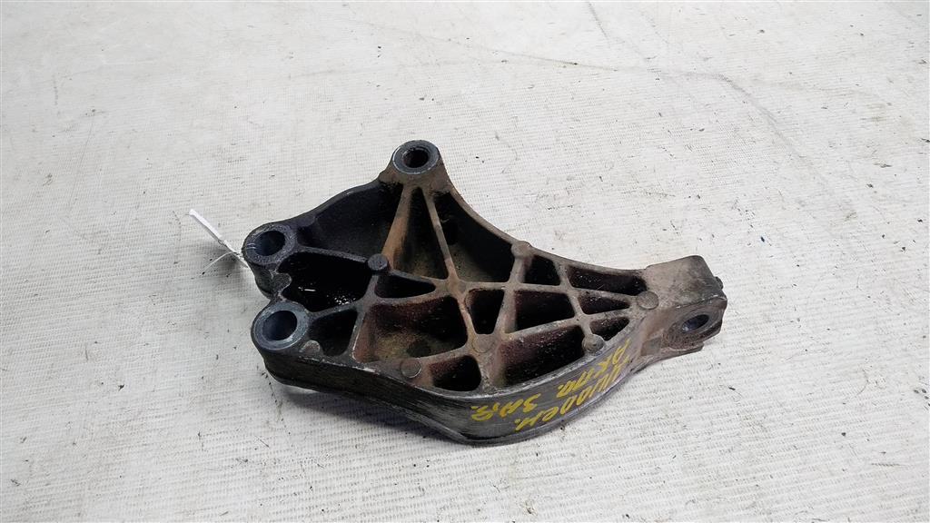 Mazda Millenia I рестайлинг (2000—2003) для Кронштейн АКПП задний