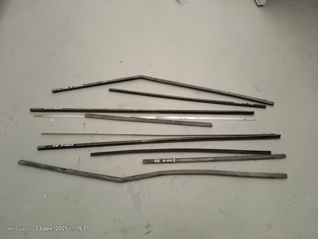 Land Rover Defender I рестайлинг (2007—2016) для Резинка направляющая стекла двери