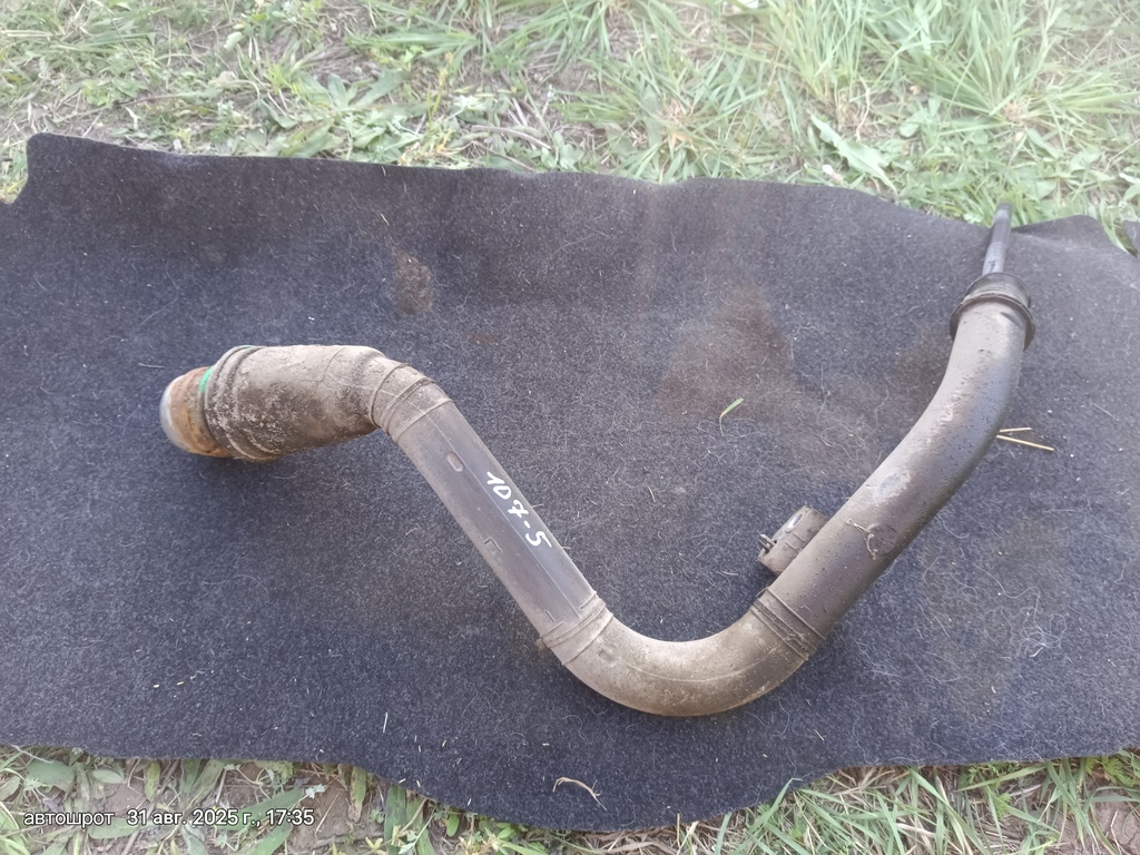 Peugeot 107 I рестайлинг (2009—2012) для Горловина топливного бака