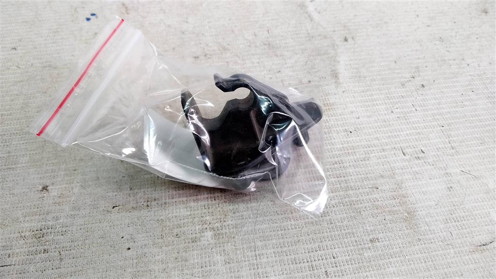 Nissan Almera G15 (2012—2018) для Крепление упора капота