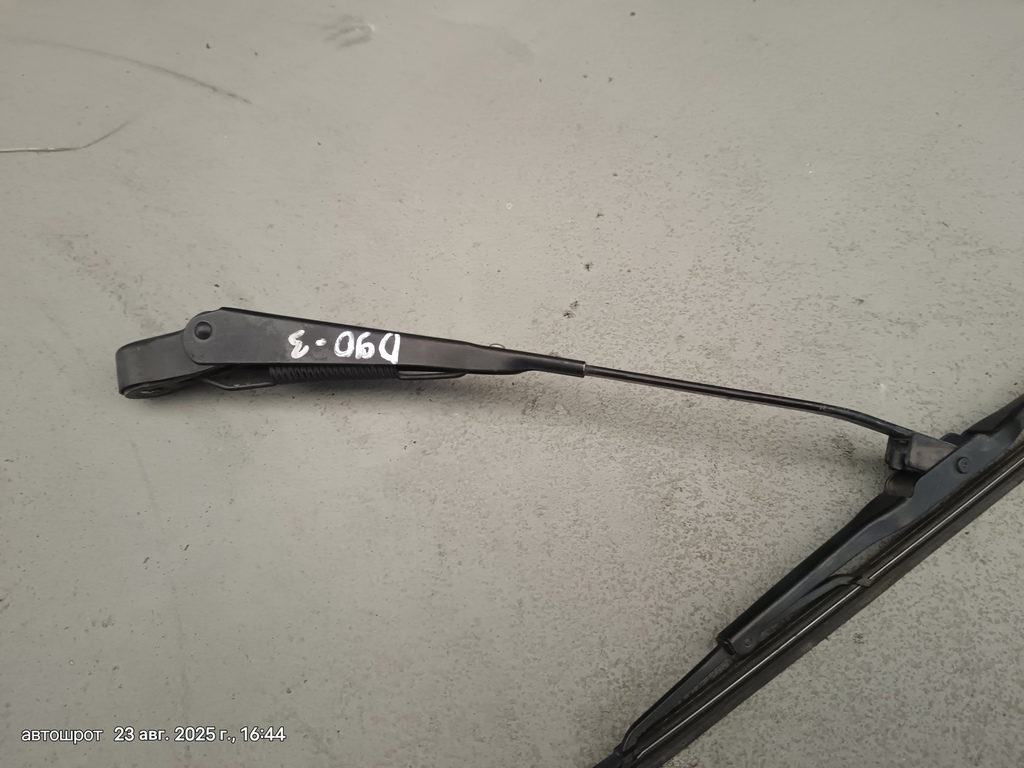 Land Rover Defender I рестайлинг (2007—2016) для Поводок стеклоочистителя переднего