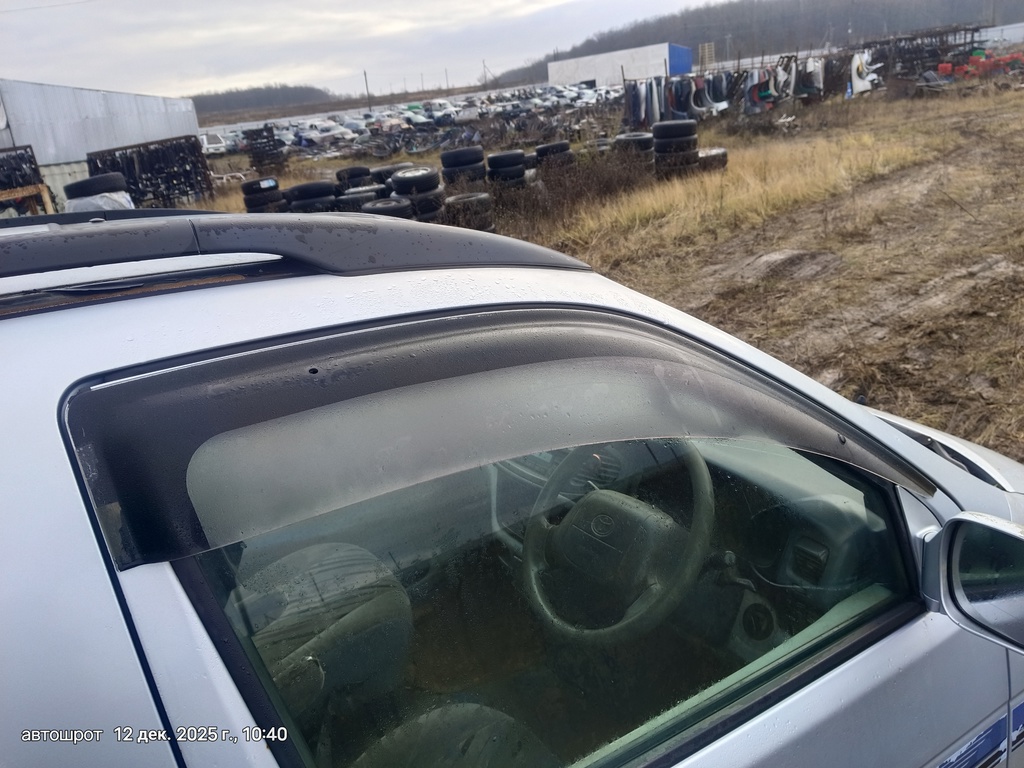 Toyota Hiace Regius I (1997—1999) для Ветровик двери наружный км-т