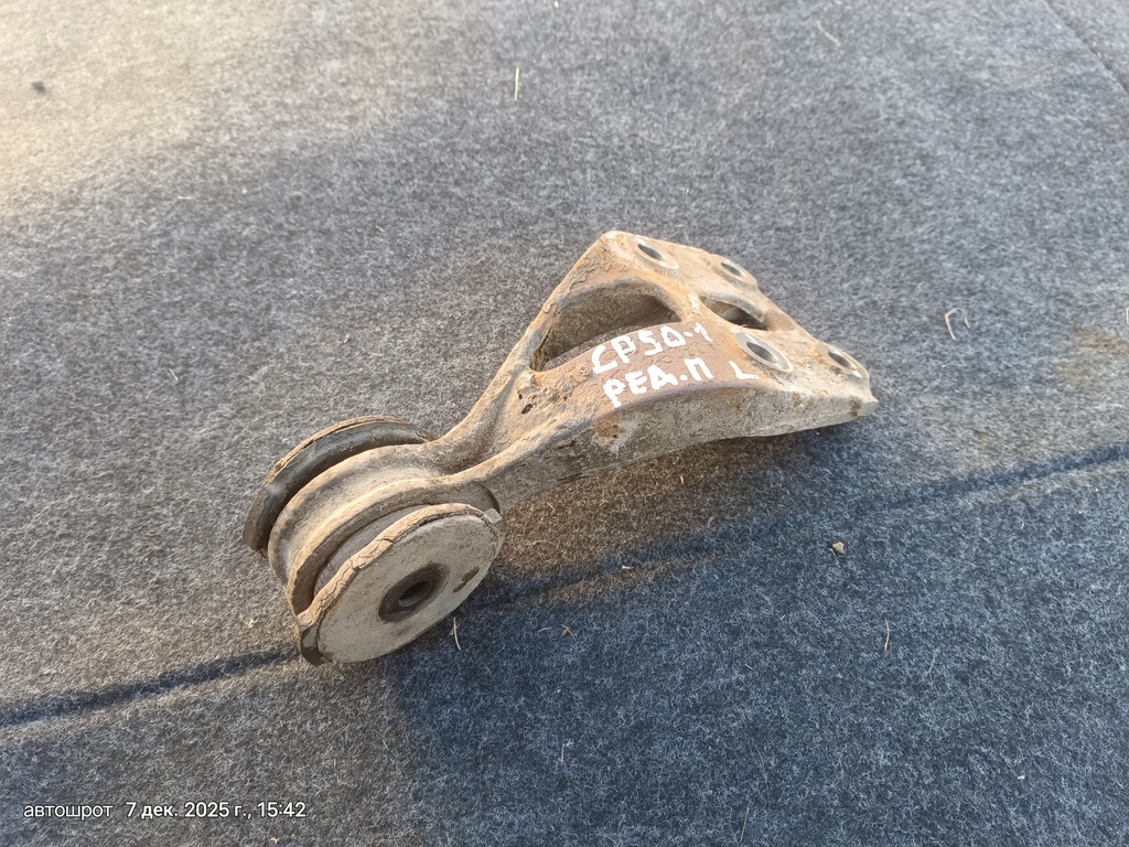 Toyota Lite Ace Noah I рестайлинг (1998—2001) для Кронштейн редуктора переднего