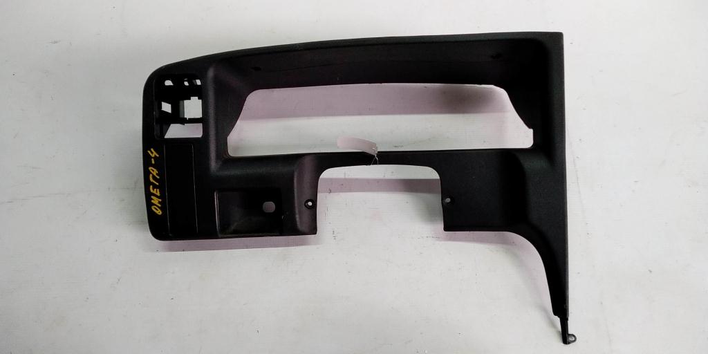 Opel Omega A (1984—1994) для Рамка панели приборов