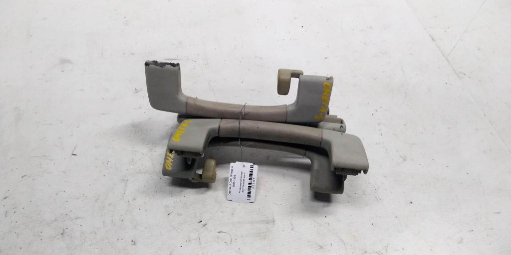 Opel Omega A (1984—1994) для Ручка потолочная внутренняя км-т