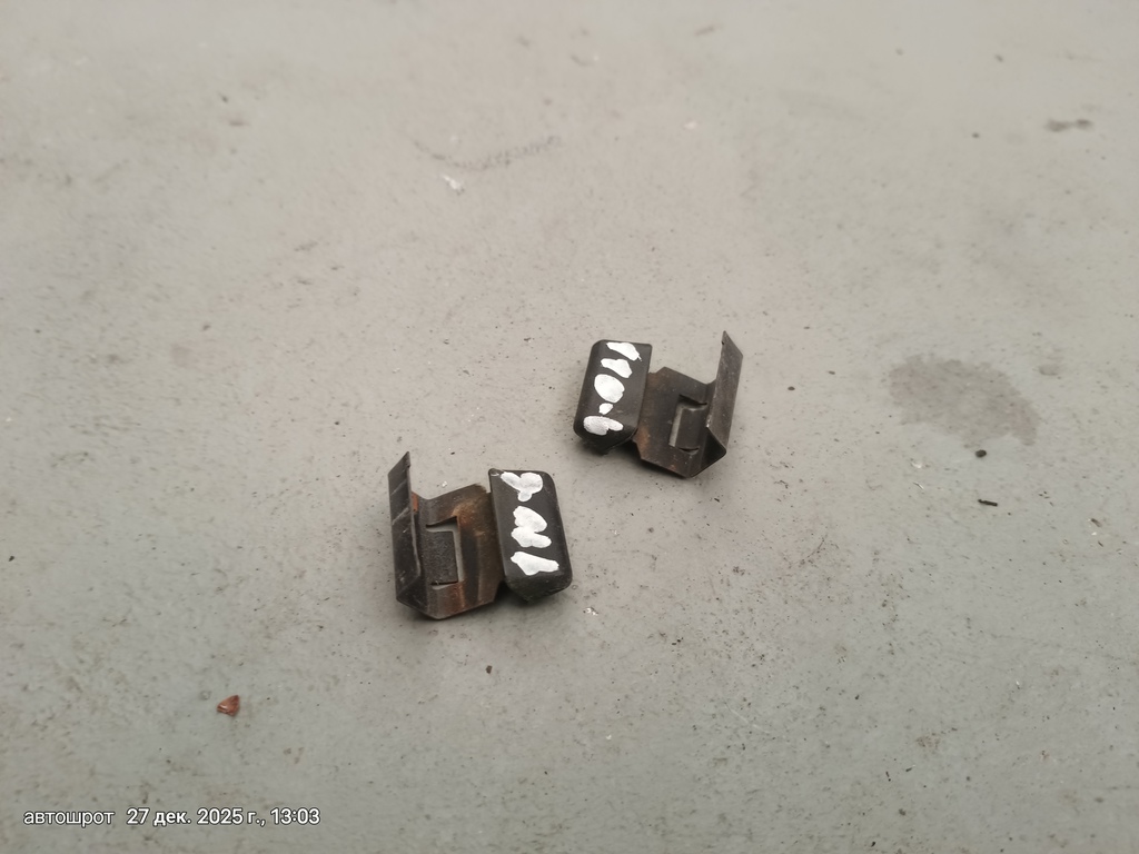 Land Rover Defender I рестайлинг (2007—2016) для Направляющая стекла двери