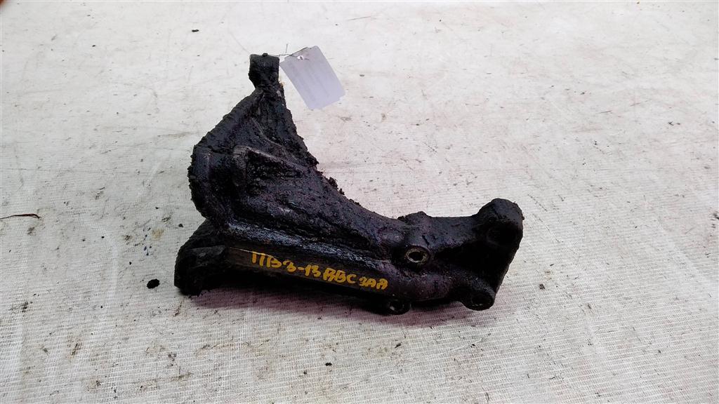 VOLKSWAGEN Passat B3 (1988—1993) для Кронштейн ДВС правый