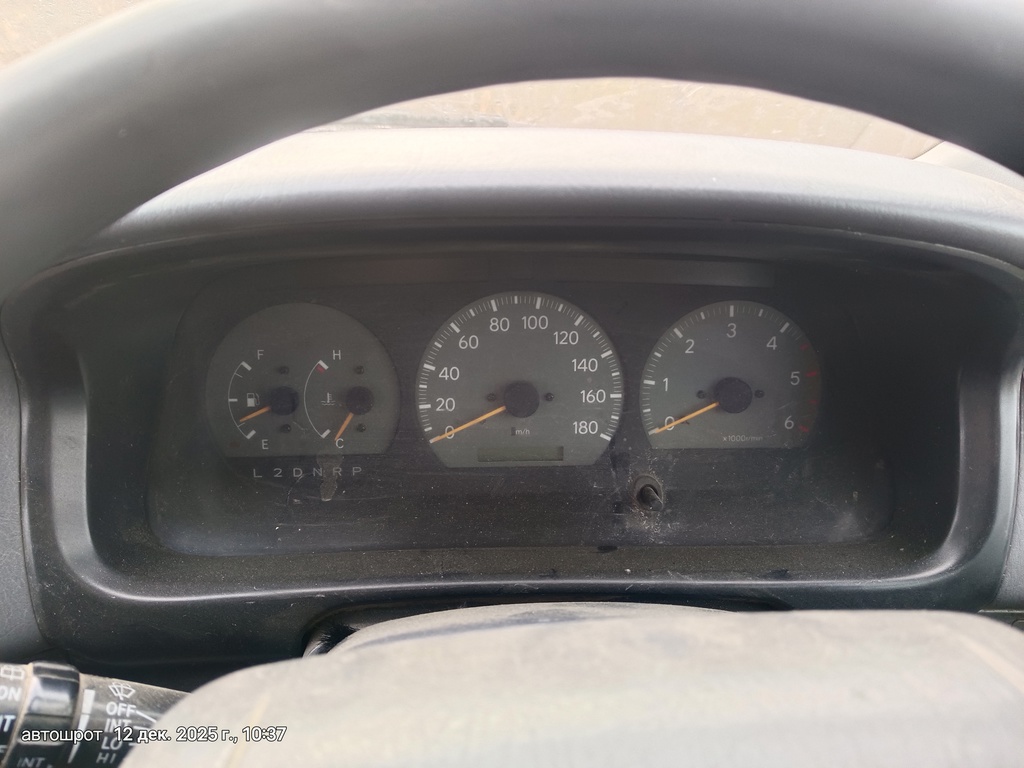 Toyota Hiace Regius I (1997—1999) для Панель приборов