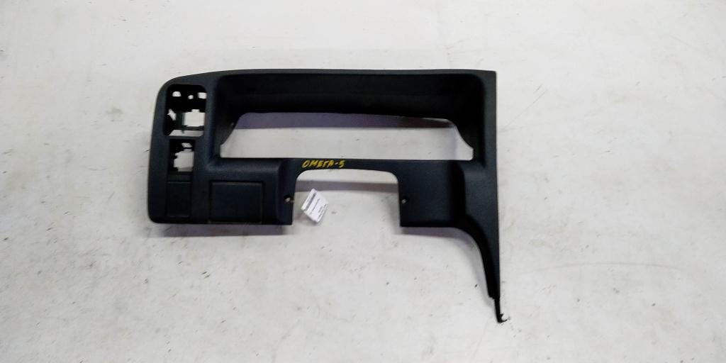 Opel Omega A (1984—1994) для Рамка панели приборов