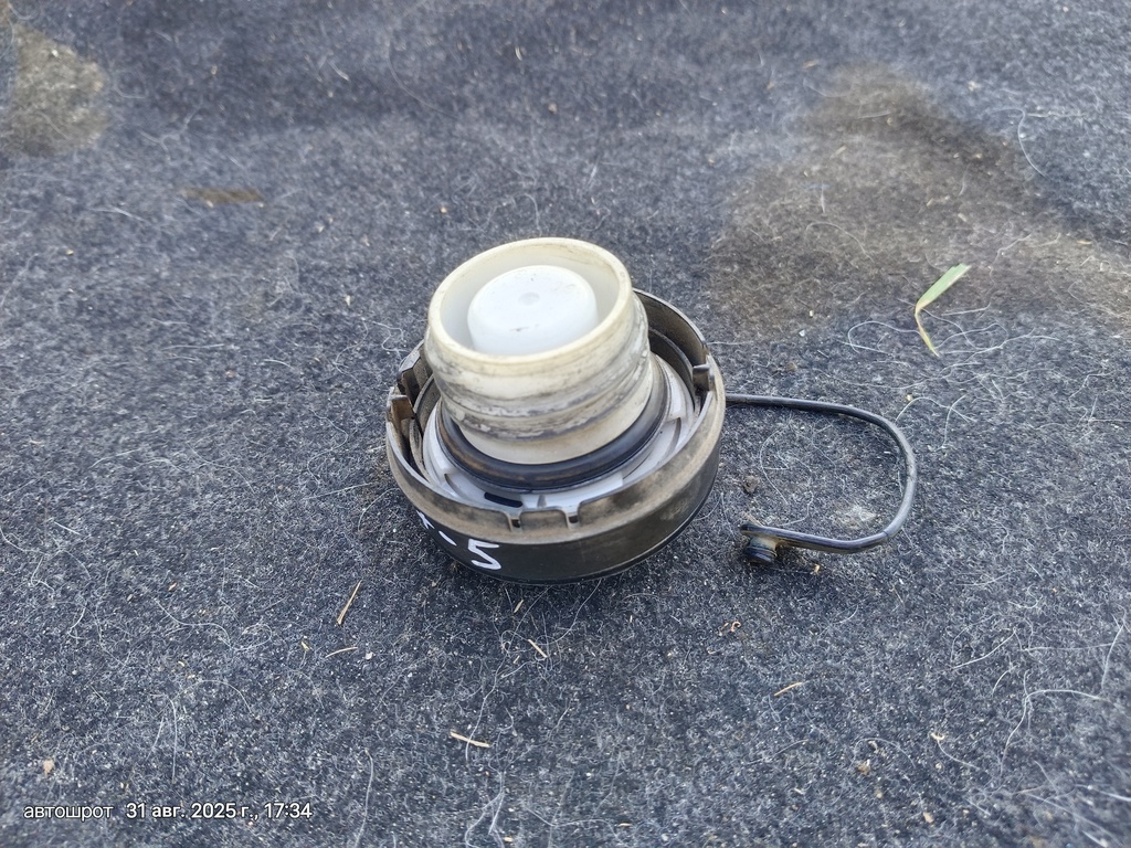 Peugeot 107 I рестайлинг (2009—2012) для Крышка топливного бака