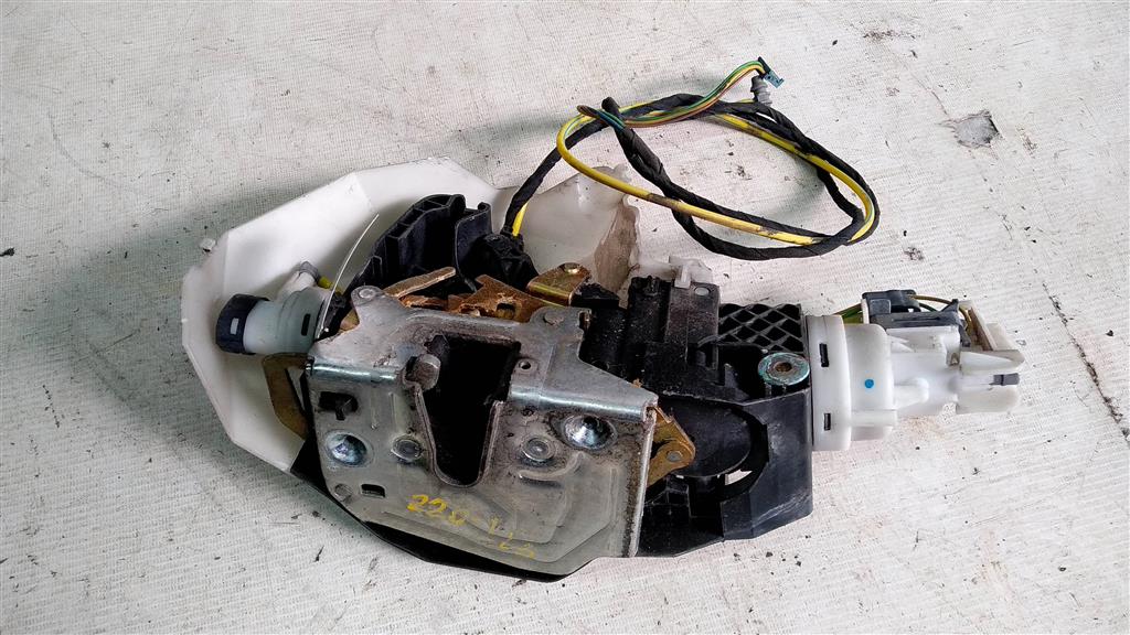 Mercedes-Benz S-класс W220 (1998—2005) для Замок двери задней левой