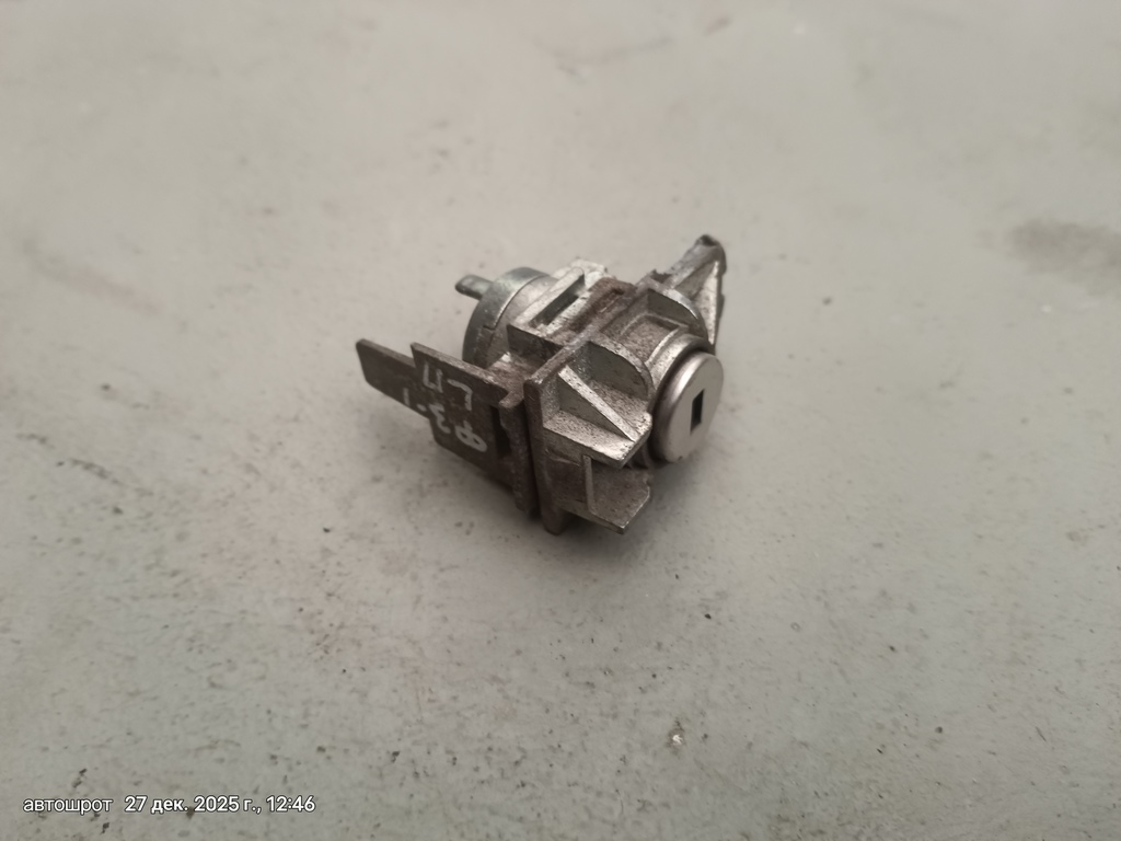 Ford Focus III (2011—2015) для Личинка ручки двери левой