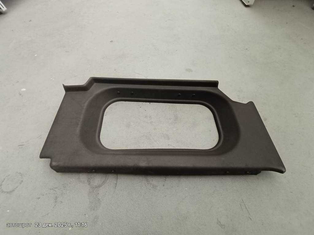 Land Rover Defender I (1983—2007) для Накладка на стекло кузова глухого правого