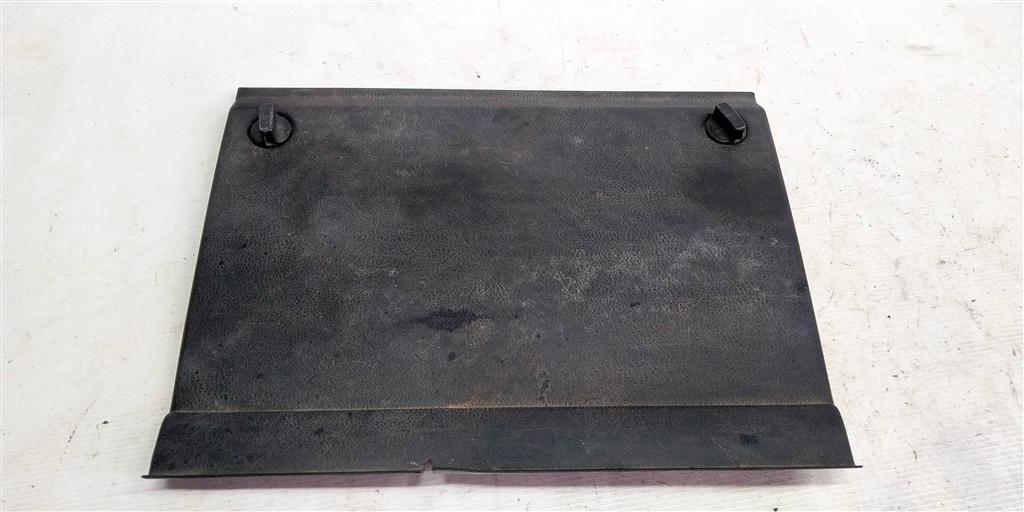 VOLKSWAGEN Passat B3 (1988—1993) для Крышка обшивки багажника