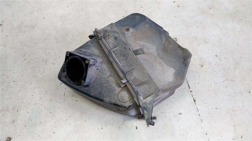 Audi A6 C4 (1994—1997) для Корпус воздушного фильтра