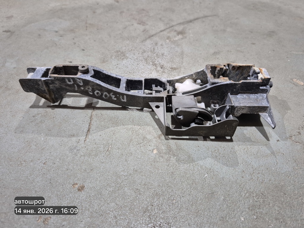 Peugeot 3008 I рестайлинг (2013—2016) для Крепление ручки двери наружней предней правой