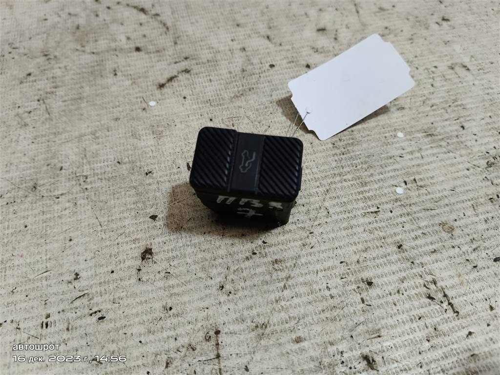 VOLKSWAGEN Passat B3 (1988—1993) для Кнопка открывания люка крыши