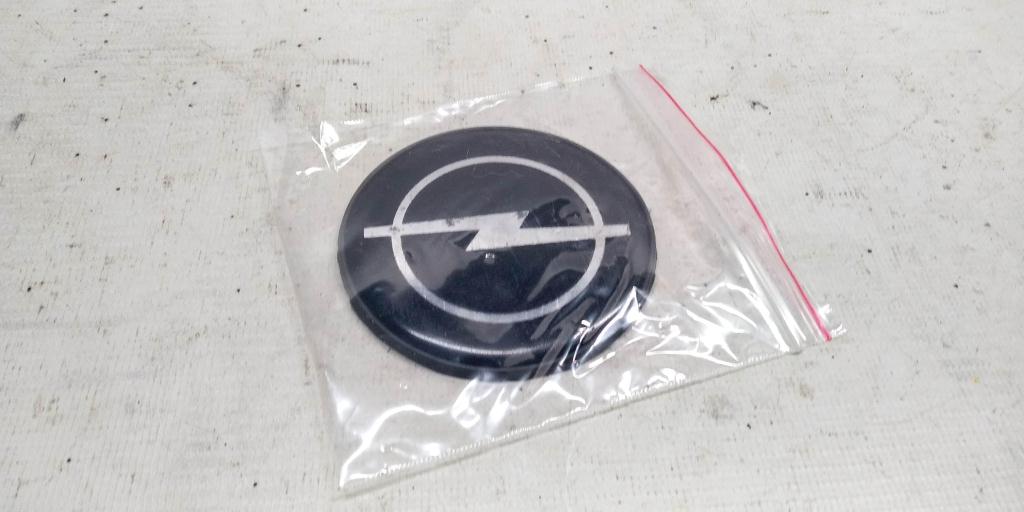 Opel Omega A (1984—1994) для Эмблема капота