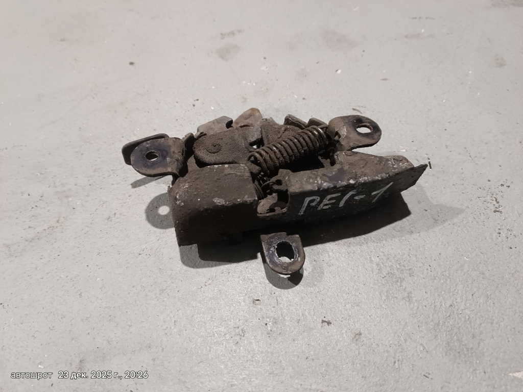 Toyota Hiace Regius I (1997—1999) для Замок капота