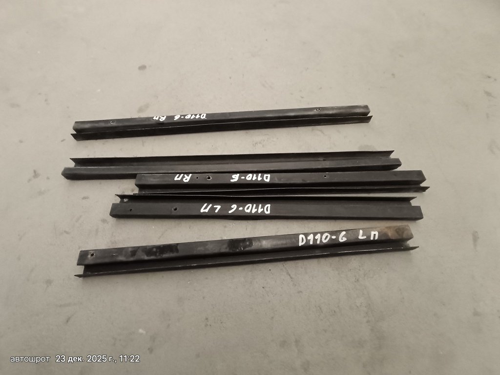 Land Rover Defender I рестайлинг (2007—2016) для Направляющая стекла двери