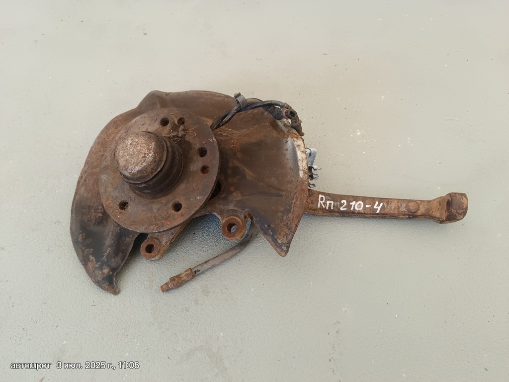 Mercedes-Benz E-класс W210/S210 (1995—1999) для Кулак поворотный передний правый