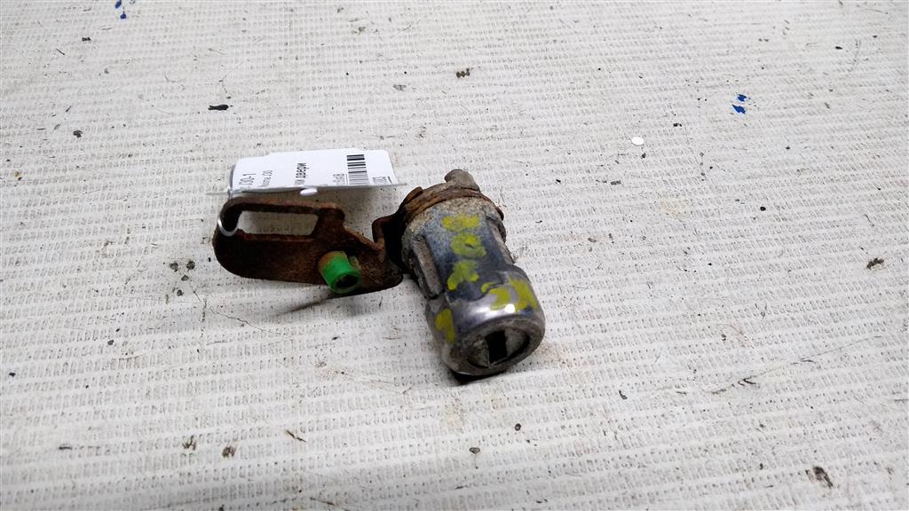 Nissan Maxima J30 (1988—1994) для Личинка ручки двери