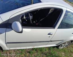 Дверь передняя левая для Peugeot 107 I рестайлинг (2009—2012)  запчасти бу
