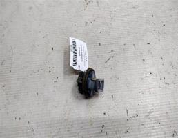 Патрон заднего фонаря для Mitsubishi Pajero III (1999—2003)  запчасти бу