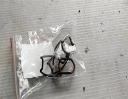 Фиксатор корпуса воздушного филтра для Volvo 850 I (1991—1997)  запчасти бу