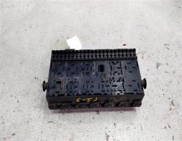 Блок предохранителей для VOLKSWAGEN Golf Mk2 (1983—1992)  запчасти бу