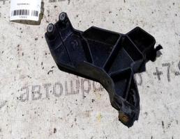 Крепление жабо для Audi A6 C4 (1994—1997)  запчасти бу